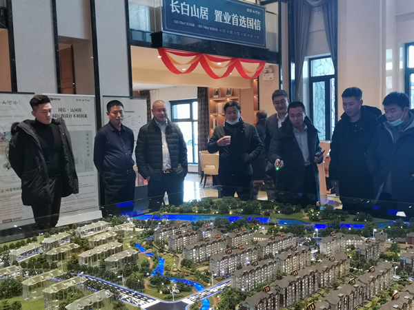 17.酒店公司考察長(zhǎng)白山悠雅精品酒店項(xiàng)目_副本.jpg 17.酒店公司考察長(zhǎng)白山悠雅精品酒店項(xiàng)目_副本.jpg