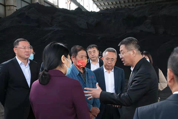 21.王子聯(lián)市長指導(dǎo)國信供熱集團供暖工作.jpg 21.王子聯(lián)市長指導(dǎo)國信供熱集團供暖工作.jpg