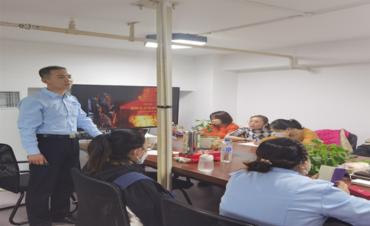 15.藥業(yè)公司舉辦消防安全知識培訓(xùn)現(xiàn)場_副本.jpg 15.藥業(yè)公司舉辦消防安全知識培訓(xùn)現(xiàn)場_副本.jpg