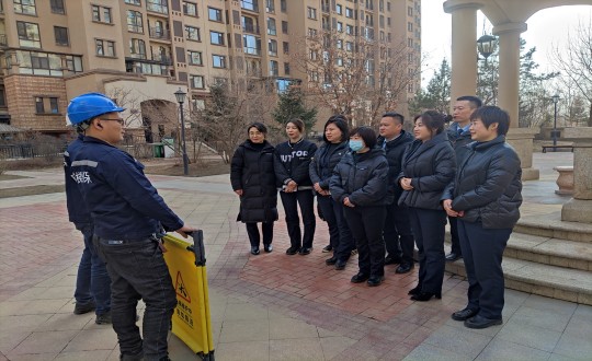 15.國信 · 嘉邑小區(qū)開展電梯安全知識(shí)培訓(xùn)_副本.jpg