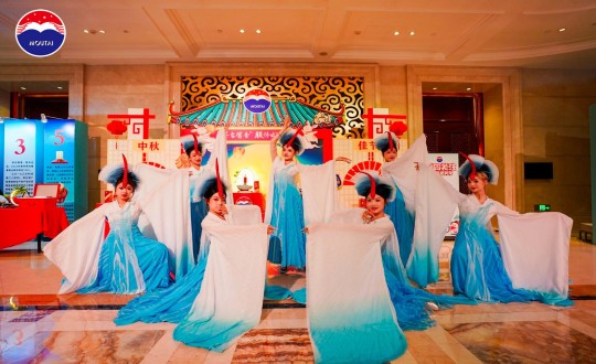 茅臺(tái)金秋之夜7_副本.jpg 茅臺(tái)金秋之夜7_副本.jpg