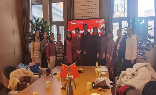 3.國(guó)信南山朗讀藝術(shù)沙龍新春詩(shī)會(huì)現(xiàn)場(chǎng)_副本.jpg 3.國(guó)信南山朗讀藝術(shù)沙龍新春詩(shī)會(huì)現(xiàn)場(chǎng)_副本.jpg