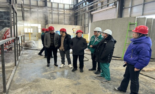 10.秦皇島市政建材集團和信科技裝配總經(jīng)理一行蒞臨裝配式總公司參觀學(xué)習(xí)_副本.jpg 10.秦皇島市政建材集團和信科技裝配總經(jīng)理一行蒞臨裝配式總公司參觀學(xué)習(xí)_副本.jpg