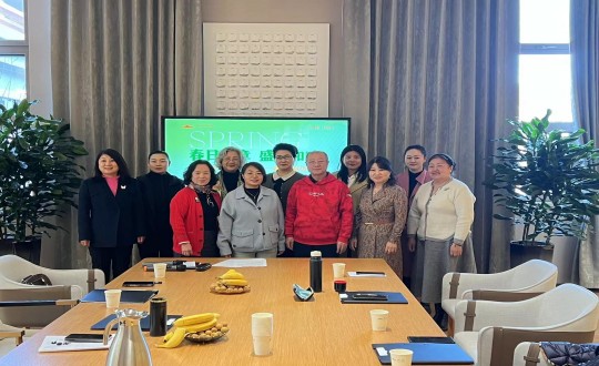 5.“春日序章 盛世和鳴”主題詩會(huì)現(xiàn)場(chǎng)合影留念_副本.jpg 5.“春日序章 盛世和鳴”主題詩會(huì)現(xiàn)場(chǎng)合影留念_副本.jpg