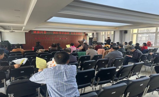 32.醫(yī)療公司走進(jìn)社區(qū)進(jìn)行疫苗健康科普活動(dòng)_副本.jpg 32.醫(yī)療公司走進(jìn)社區(qū)進(jìn)行疫苗健康科普活動(dòng)_副本.jpg