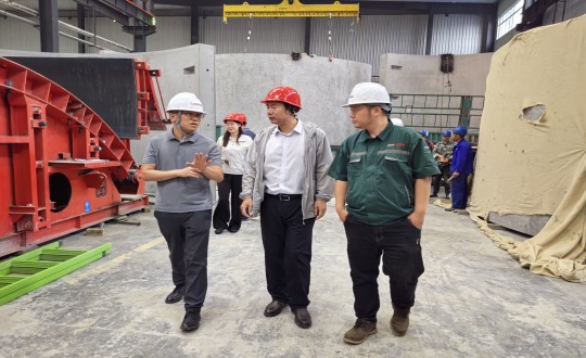 11.市建委初審工作組一行到訪裝配式總公司實地考察調(diào)研_副本.jpg 11.市建委初審工作組一行到訪裝配式總公司實地考察調(diào)研_副本.jpg