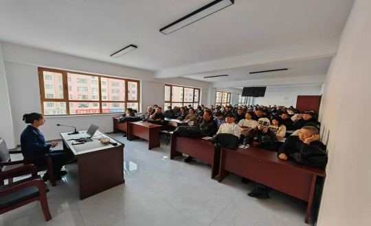 16.物業(yè)總公司敦化項(xiàng)目客服人員參加消防安全培訓(xùn)_副本.jpg 16.物業(yè)總公司敦化項(xiàng)目客服人員參加消防安全培訓(xùn)_副本.jpg