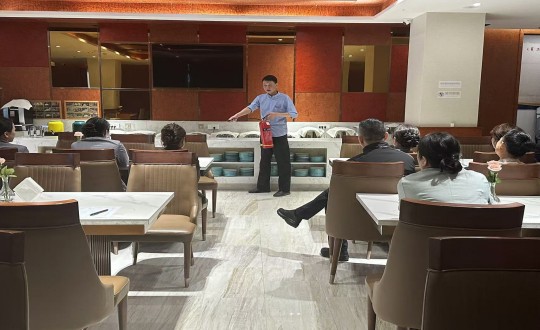 2.長白山國信酒店組織開展消防安全培訓(xùn)_副本.jpg