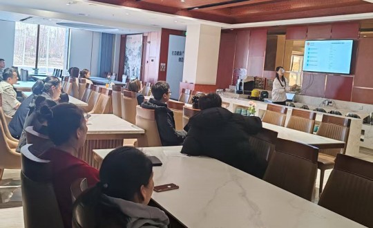 3.長白山國信酒店組織開展酒店制度及人力資源相關(guān)培訓(xùn)_副本.jpg
