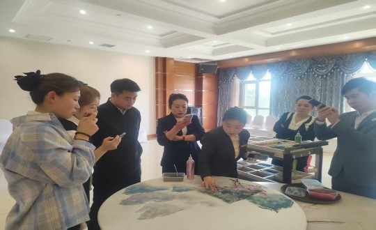 18.酒店公司沙畫藝術(shù)培訓(xùn)現(xiàn)場(chǎng)_副本.jpg 18.酒店公司沙畫藝術(shù)培訓(xùn)現(xiàn)場(chǎng)_副本.jpg