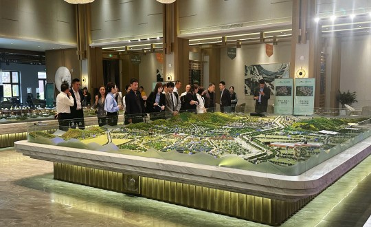 1.雙陽區(qū)政府副區(qū)長(zhǎng)雷迎輝一行領(lǐng)導(dǎo)蒞臨指導(dǎo)_副本.jpg 1.雙陽區(qū)政府副區(qū)長(zhǎng)雷迎輝一行領(lǐng)導(dǎo)蒞臨指導(dǎo)_副本.jpg