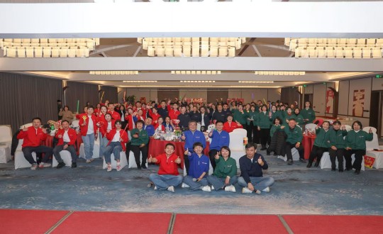 13.健康集團(tuán)2025年度“騏驥馳騁 共筑新篇”總結(jié)表彰大會(huì)合影留念_副本.jpg 13.健康集團(tuán)2025年度“騏驥馳騁 共筑新篇”總結(jié)表彰大會(huì)合影留念_副本.jpg